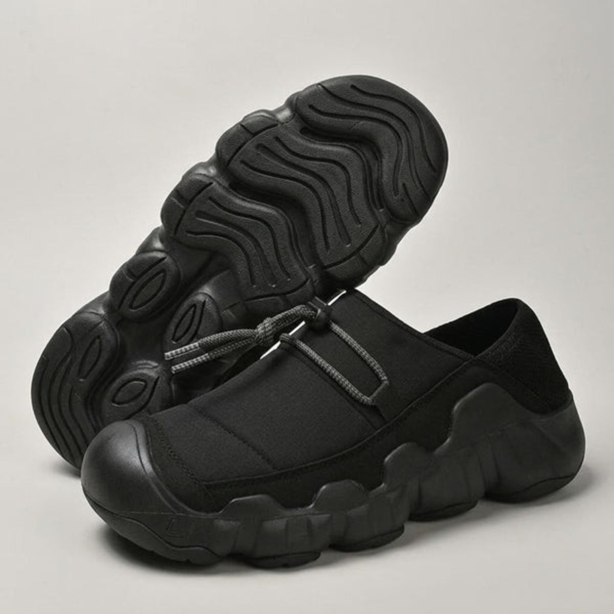 Amos™ Cushioned Slip-On Canvas Sneakers | Spaydes