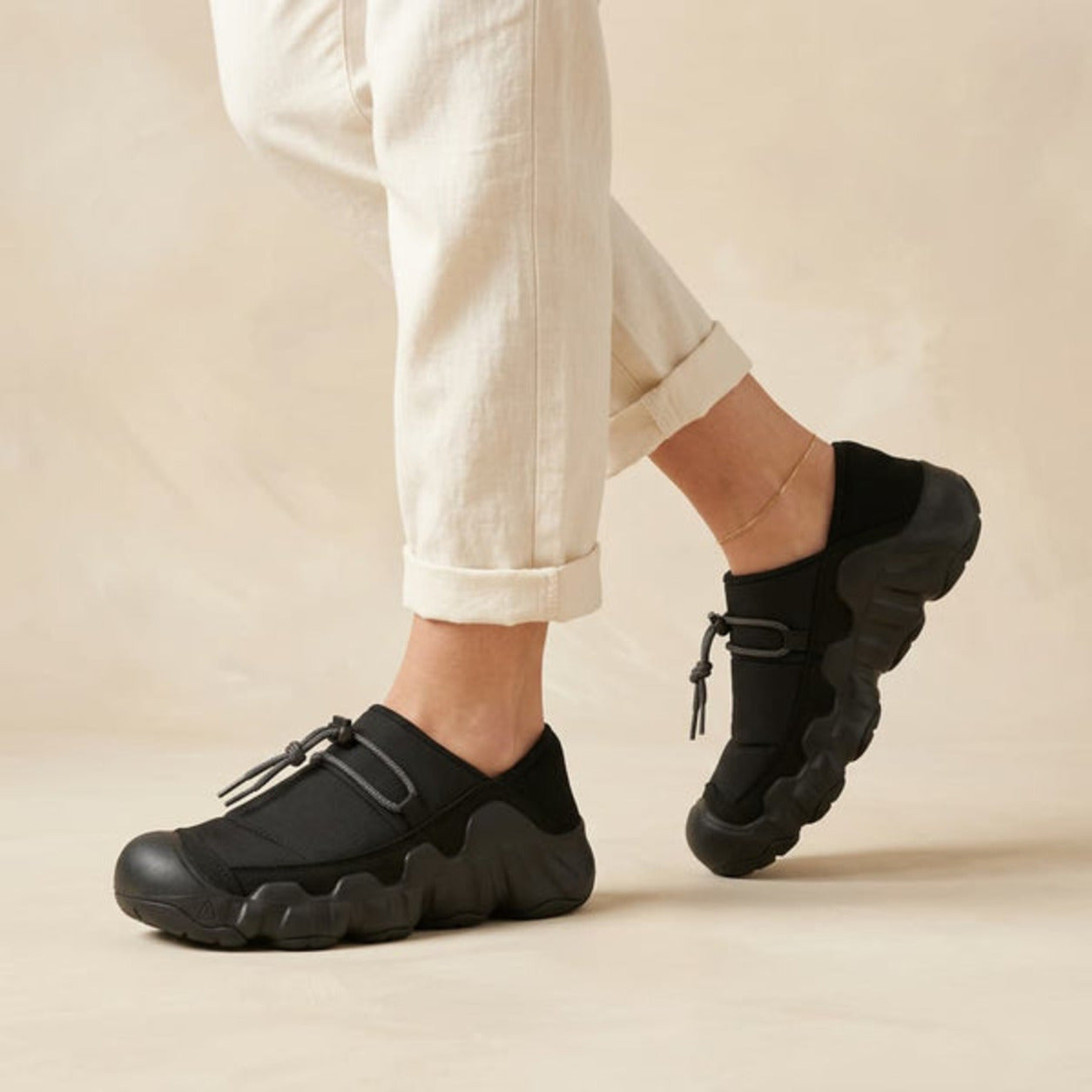 Amos™ Cushioned Slip-On Canvas Sneakers | Spaydes