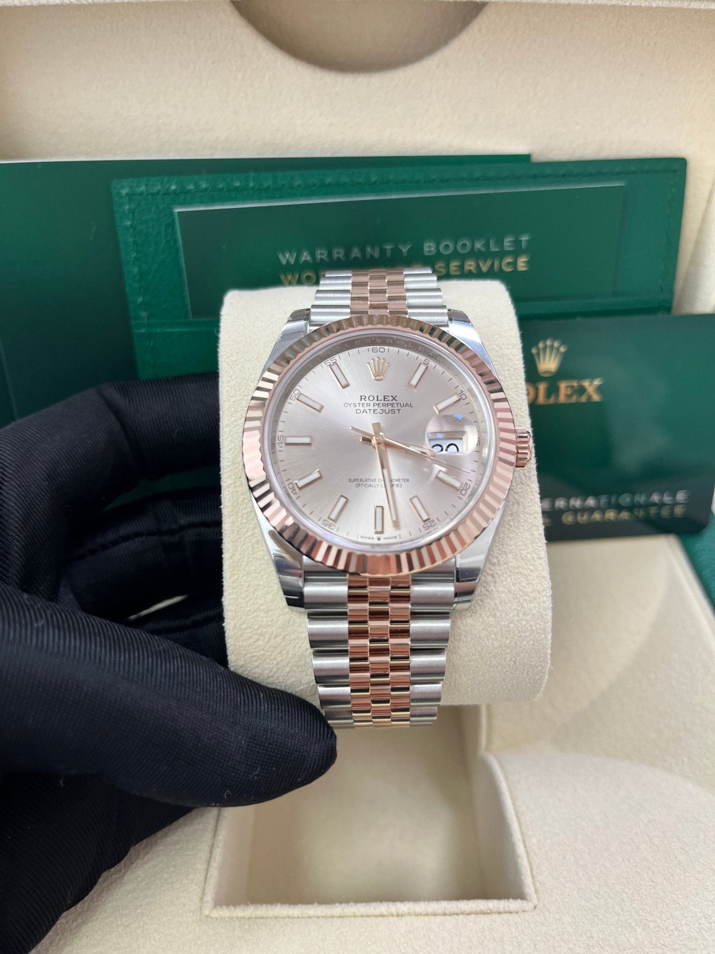 Rolex Datejust 41 Steel and Everose Rolesor  Fluted Bezel Sundust Index Dial Jubilee Bracelet 126331